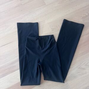 Abercrombie YPB Luxe Sculpt Black Flare Legging Pants Small